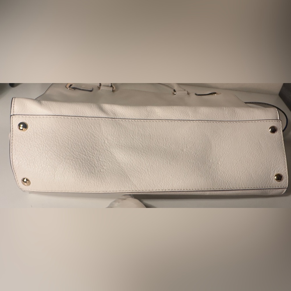 Michael Kors Hamilton Cream Shoulder Bag - Picture 8 of 12